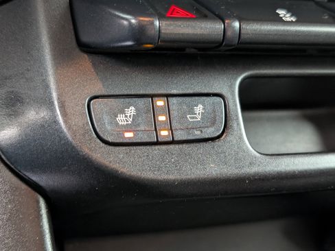 Used 2018 GMC Canyon SLE w/ SLE Convenience Package image 4