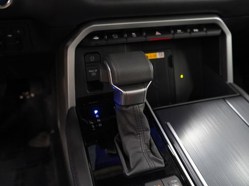 Used 2024 Toyota Sequoia Limited image 20