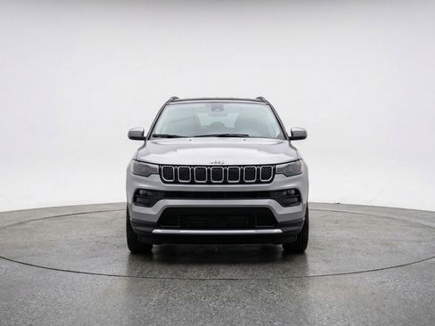 Used 2025 Jeep Compass Limited AWD/4WD image 2