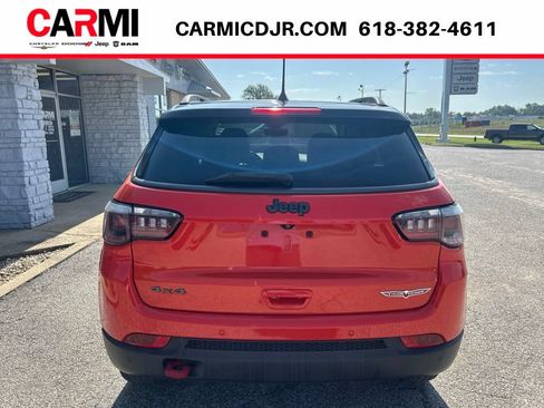 Used 2018 Jeep Compass Trailhawk w/ Leather Interior Group AWD/4WD image 5