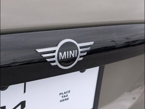 Used 2019 MINI Cooper 4-Door Hardtop w/ Signature Upholstery Package image 18