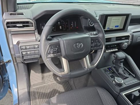 New 2026 Toyota 4Runner SR5 AWD/4WD image 15