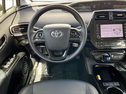 Used 2022 Toyota Prius AWD image 6
