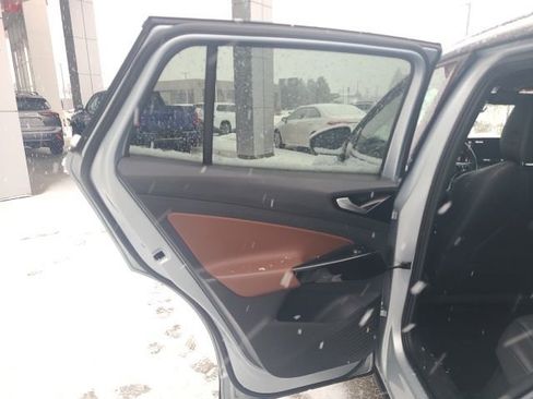 Used 2022 Volkswagen ID.4 Pro S image 14