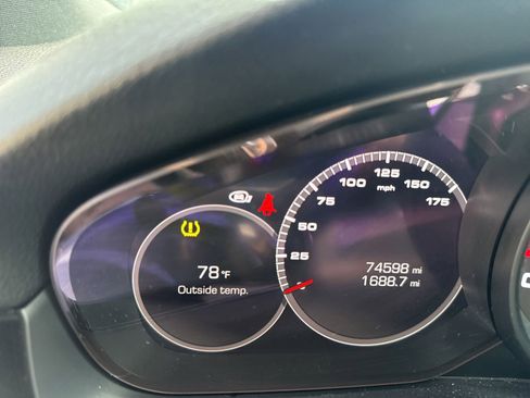 Used 2020 Porsche Cayenne AWD/4WD image 14