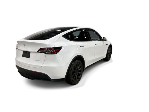 Certified 2023 Tesla Model Y AWD image 6