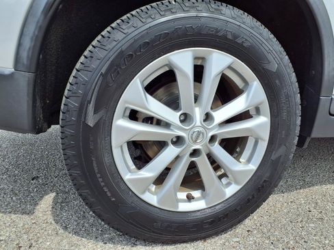 Used 2016 Nissan Rogue SV AWD/4WD image 35