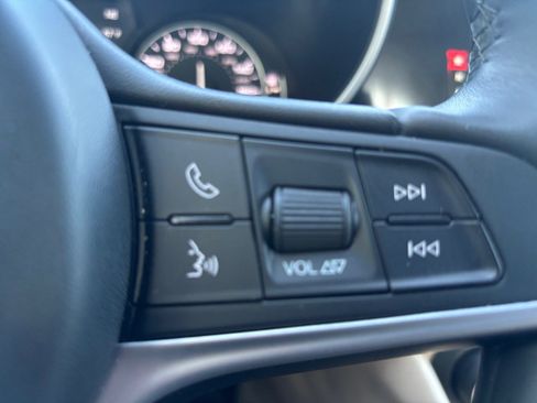 Used 2019 Alfa Romeo Giulia Ti w/ Quick Order Package 22X Lusso image 17