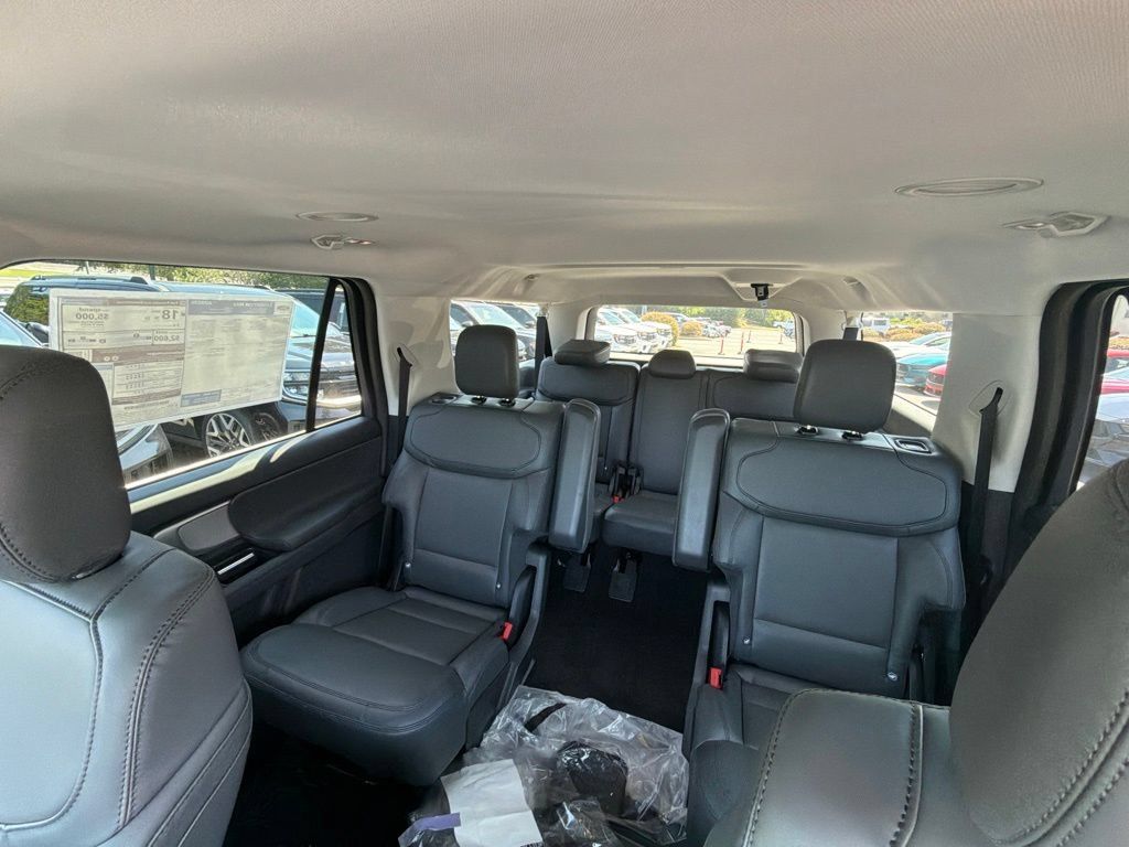 New 2027 Ford Expedition Max Active RWD image 11
