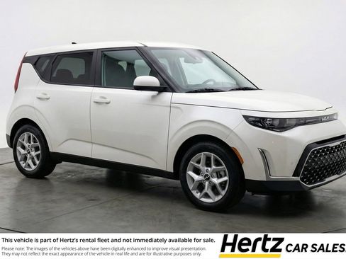 Used 2025 Kia Soul LX w/ LX Technology Package FWD image 1