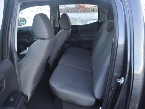 Used 2022 Toyota Tacoma SR image 11