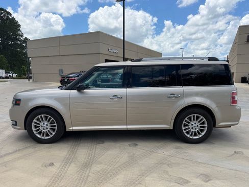 Used 2017 Ford Flex SEL FWD image 2