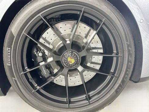 Certified 2025 Porsche 911 Targa 4 GTS AWD/4WD image 28