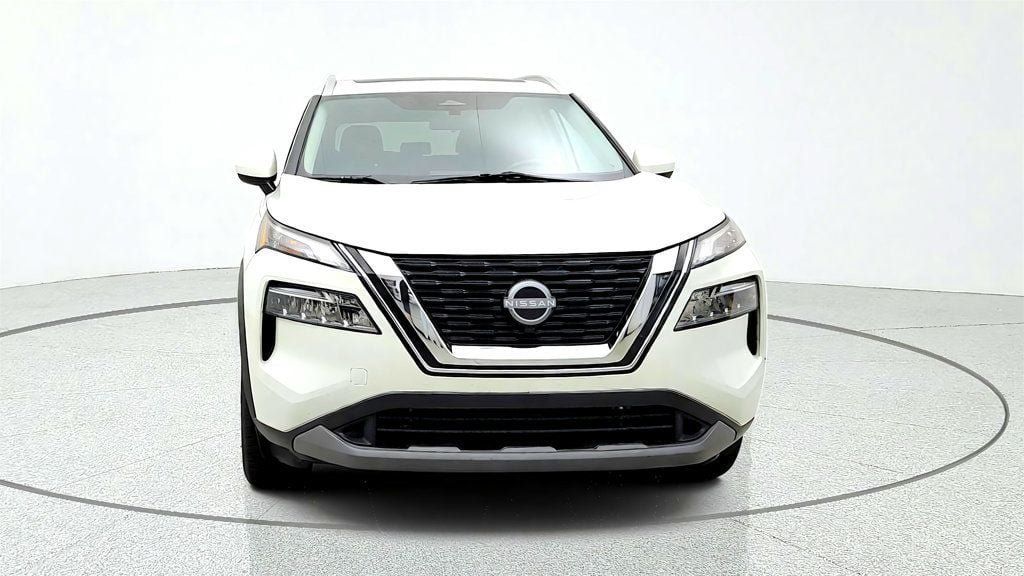 Used 2023 Nissan Rogue SV w/ SV Premium B Package FWD image 2