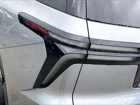 New 2026 Chevrolet Traverse High Country w/ LPO, Floor Liner Package FWD image 14