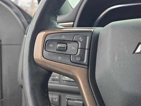 Used 2024 Chevrolet Suburban High Country w/ Advanced Technology Package image 24