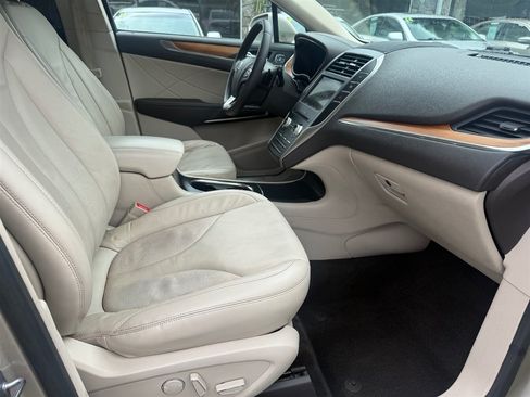 Used 2017 Lincoln MKC Select w/ Select Plus Package FWD image 12