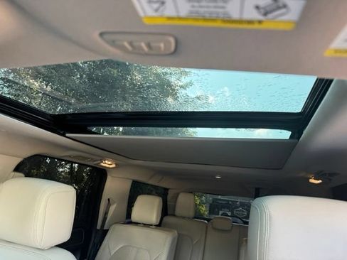 Used 2019 Ford Expedition Max Platinum AWD/4WD image 18