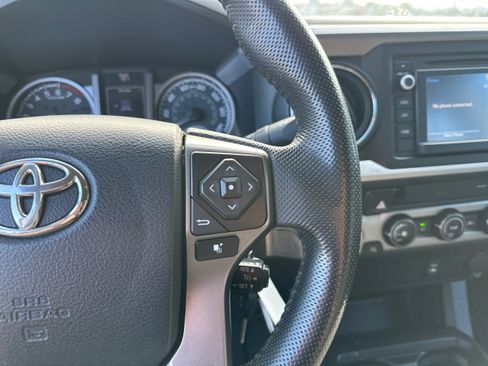 Used 2016 Toyota Tacoma SR5 AWD/4WD image 30