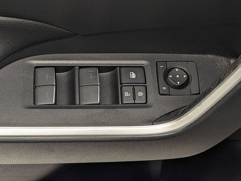 Used 2022 Toyota RAV4 XLE Premium image 21