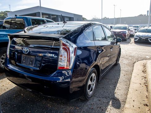 Used 2015 Toyota Prius Three image 8