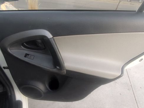 Used 2012 Toyota RAV4 Limited image 28