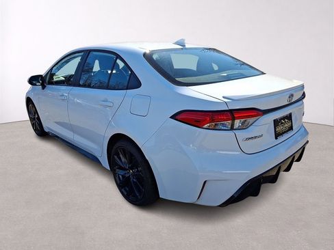Used 2024 Toyota Corolla SE w/ SE Premium Package FWD image 5
