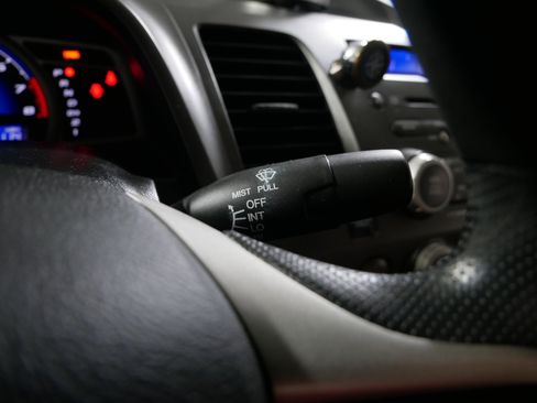 Used 2010 Honda Civic LX image 32