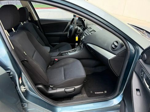 Used 2010 MAZDA MAZDA3 i Touring FWD image 19