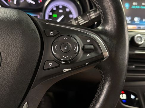 Used 2019 Buick Envision Essence FWD image 24