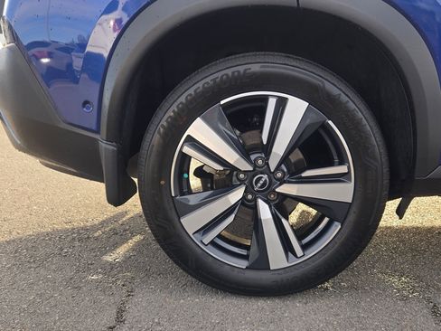 Used 2023 Nissan Rogue SL w/ SL Premium Package image 17