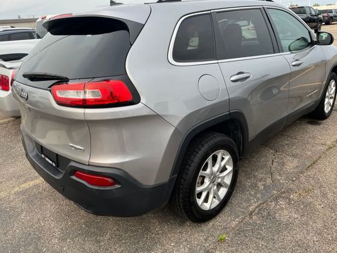 Used 2015 Jeep Cherokee Latitude FWD image 13