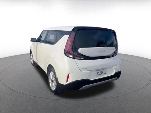 Used 2025 Kia Soul LX w/ LX Technology Package image 11