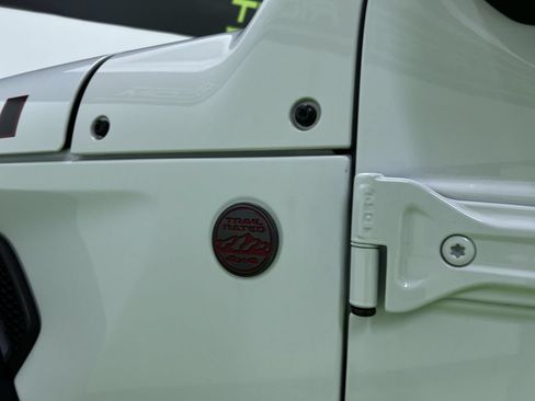 Used 2022 Jeep Wrangler Unlimited Rubicon AWD/4WD image 14