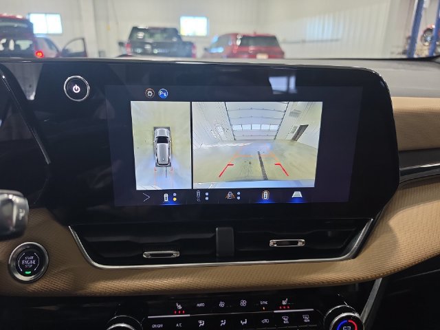 Used 2025 Chevrolet Equinox ACTIV w/ Safety and Technology Package AWD/4WD image 14