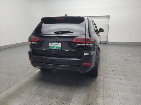 Used 2017 Jeep Grand Cherokee Altitude RWD image 7