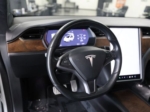 Used 2020 Tesla Model X Performance image 21