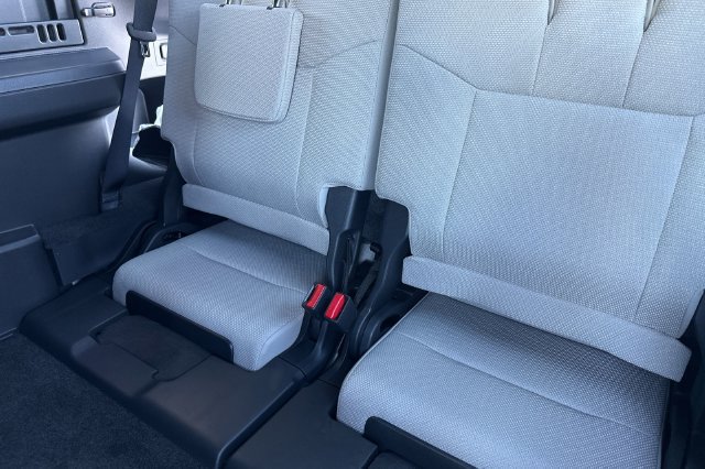 New 2026 Toyota 4Runner SR5 AWD/4WD image 17