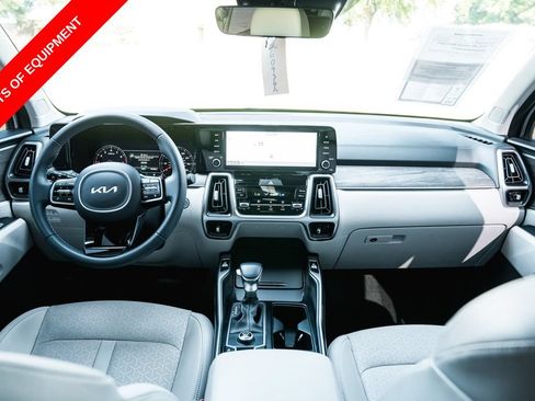 Used 2023 Kia Sorento EX w/ Panoramic Sunroof Package FWD image 12