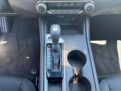 Used 2025 Nissan Altima 2.5 SV FWD image 36