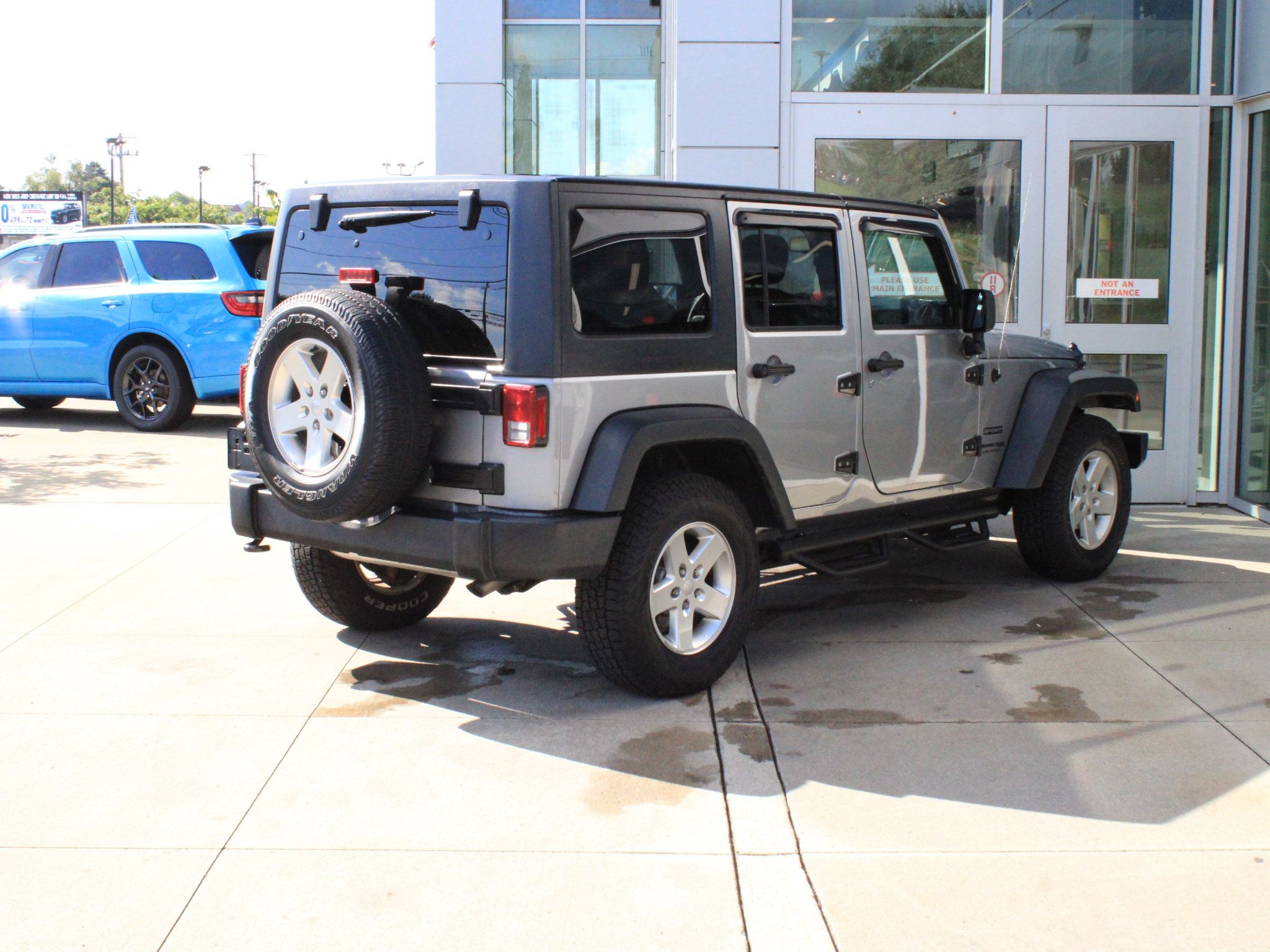 Used 2018 Jeep Wrangler Unlimited Sport S AWD/4WD image 6