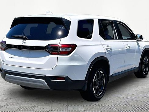 Used 2025 Honda Pilot EX-L image 6