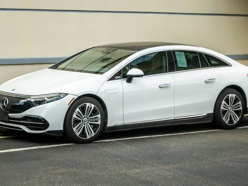 Used 2022 Mercedes-Benz EQS 450+ Sedan image 3