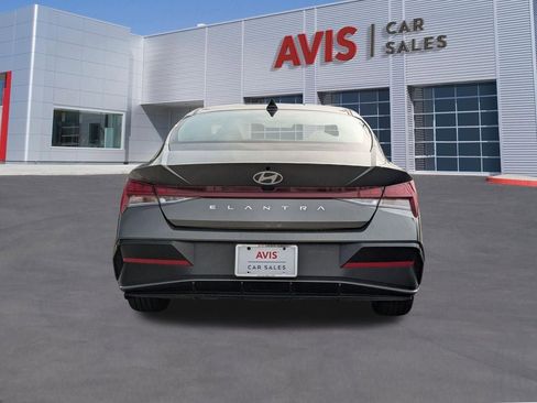 Used 2025 Hyundai Elantra SEL FWD image 5