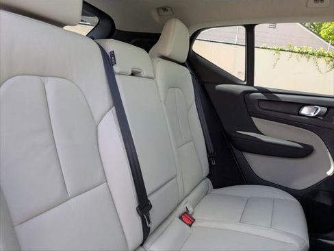 Used 2023 Volvo XC40 B5 Plus w/ Driver Assist Package image 23