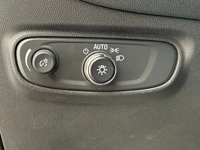 Used 2022 Chevrolet Equinox RS w/ RS Leather Package FWD image 28