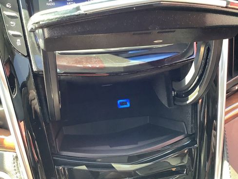 Used 2019 Cadillac Escalade Luxury image 22