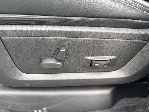 New 2026 RAM 2500 Laramie AWD/4WD image 17