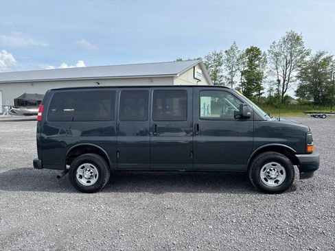 Used 2017 Chevrolet Express 2500 LS image 9