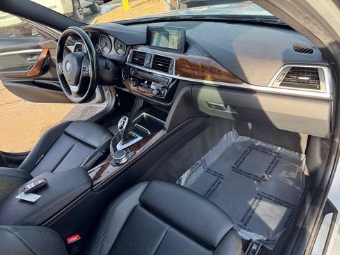 Used 2018 BMW 330i xDrive 330i xDrive Sedan w/ Convenience Package AWD/4WD image 29